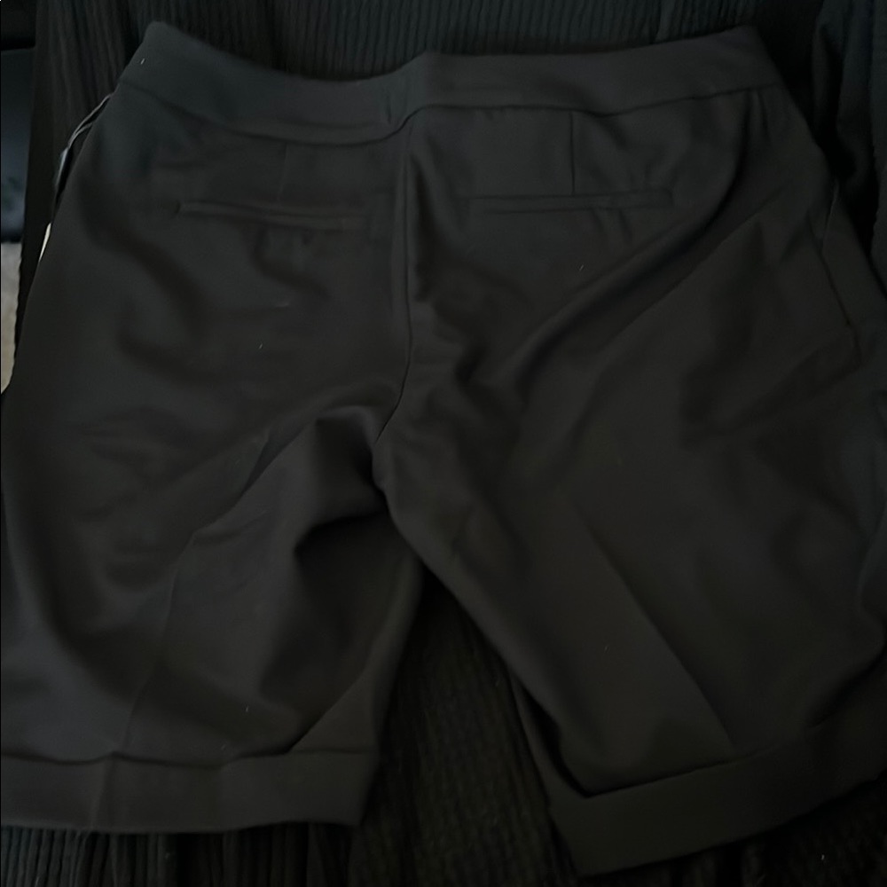 Calvin Klein Black Bermuda Shorts Tailored Design - Picture 3 of 3